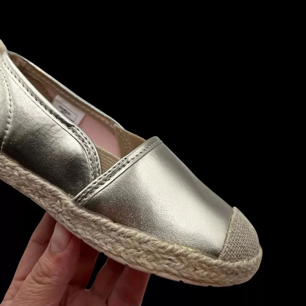 Oshkosh Toddler/Little Girls Slip-on Casual Shoe Size 10 Gold Metallic‎ Finish